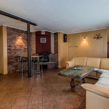 Hébergement de vacances Lubja House